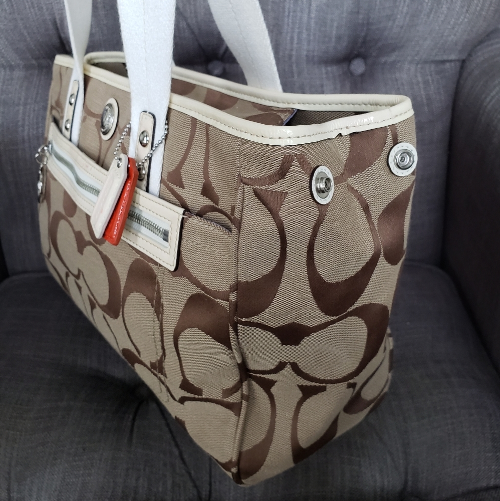 🎀Coach Daisy Signature Tote